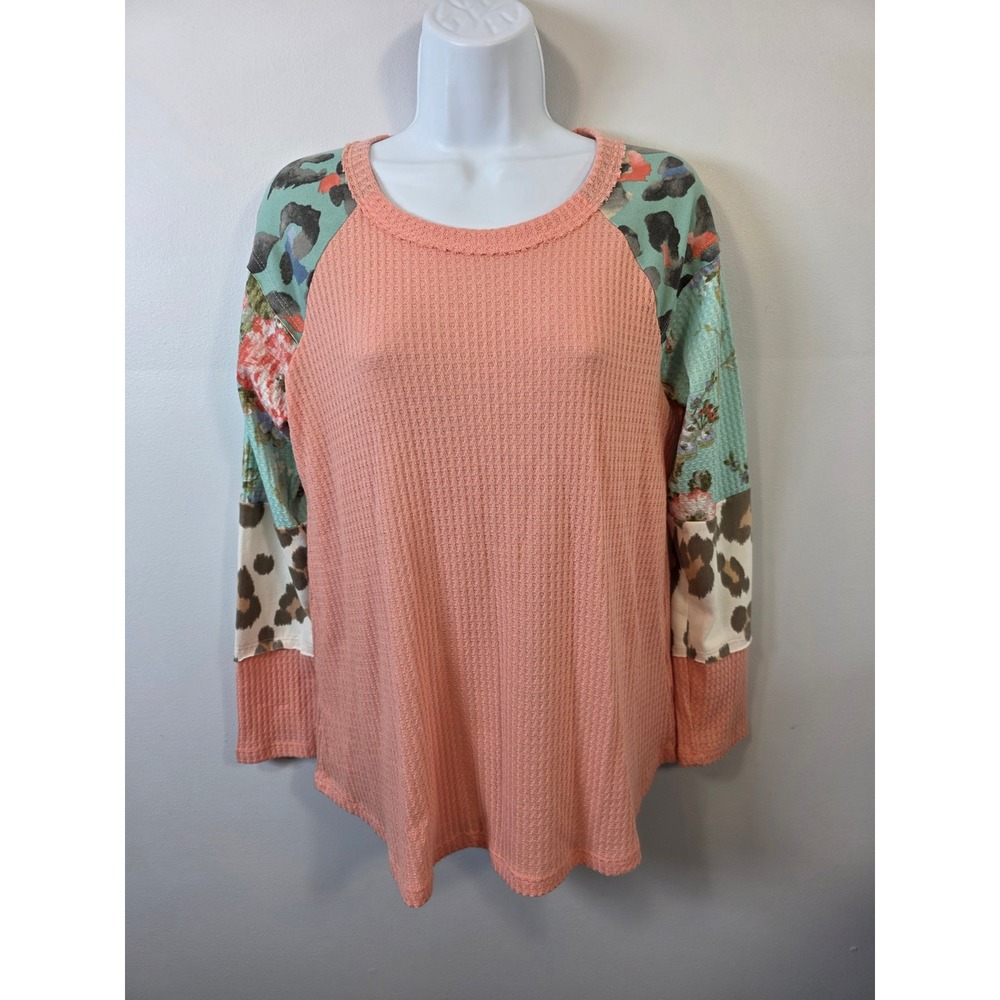Hailey & Co Women Small Coral Waffle Knit Mixed Floral Leopard Raglan Top